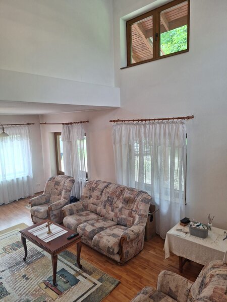 Giurgiu, vila cu padure proprie, izvor si iaz pe 19.900 mp teren,