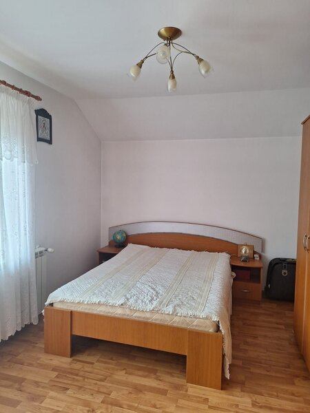Giurgiu, vila cu padure proprie, izvor si iaz pe 19.900 mp teren,