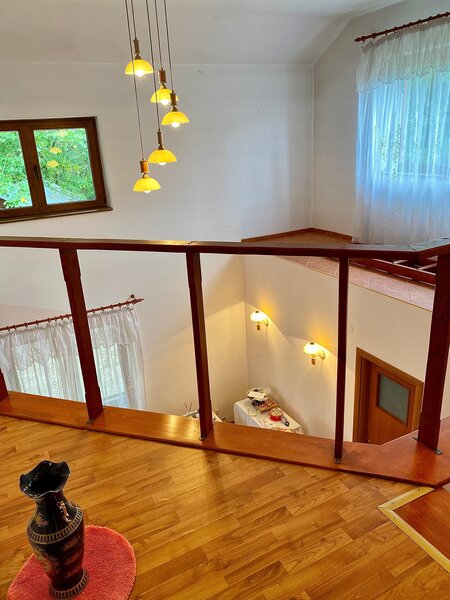 Giurgiu, vila cu padure proprie, izvor si iaz pe 19.900 mp teren,