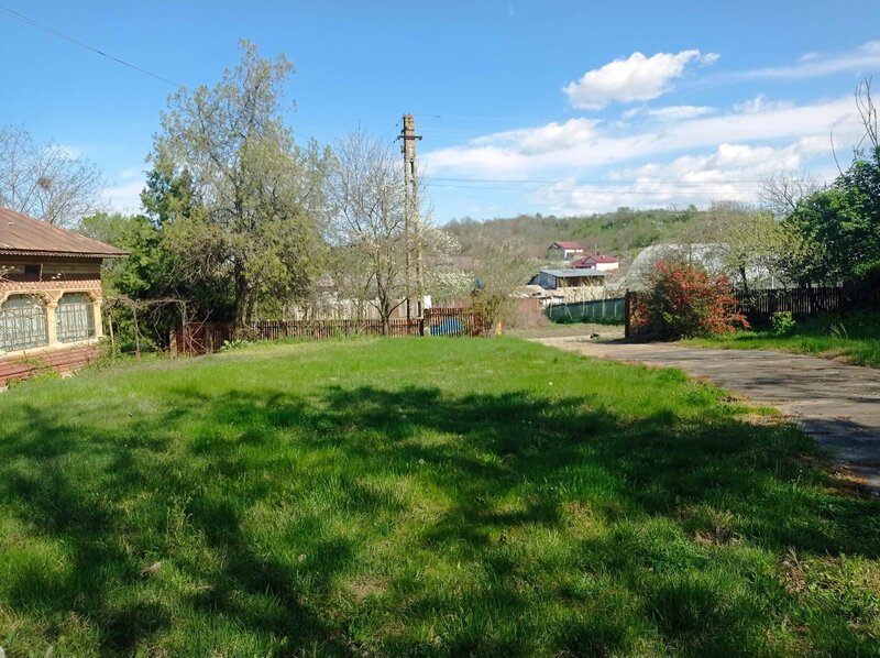 Giurgiu, vila cu padure proprie, izvor si iaz pe 19.900 mp teren,