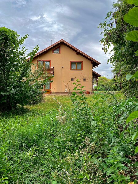 Giurgiu, vila cu padure proprie, izvor si iaz pe 19.900 mp teren,